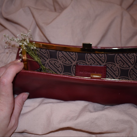 Antonio Melani clutch - Picture 1 of 3